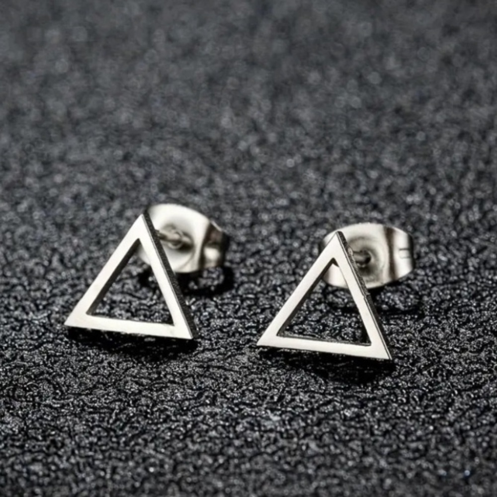 NEW Dainty Triangle stud Earrings Silver color - Boutique